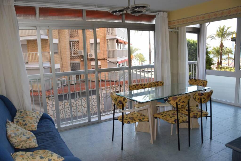 En El Paseo Marítimo De Apartamento Benidorm