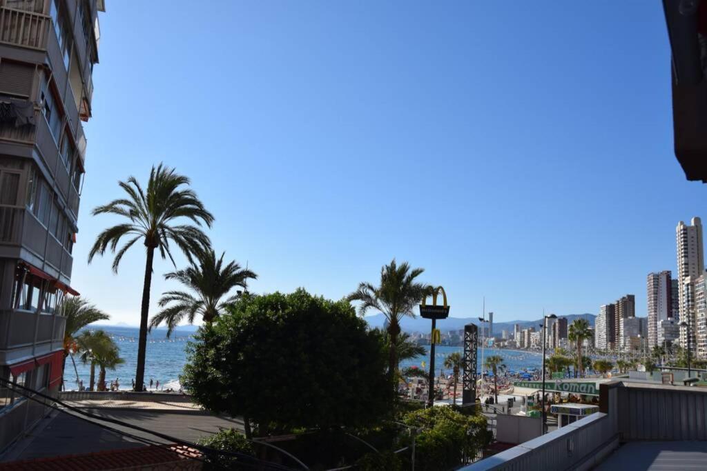 En El Paseo Marítimo De Apartamento Benidorm