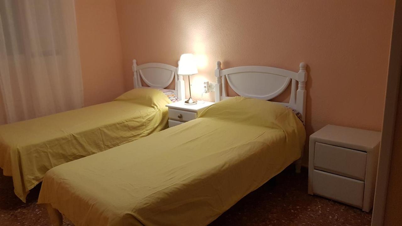 Disponible En Abril-wifi-3hab, 6 Pers, -piscina, Aire Acondi-parking Opcionable Extra Benidorm