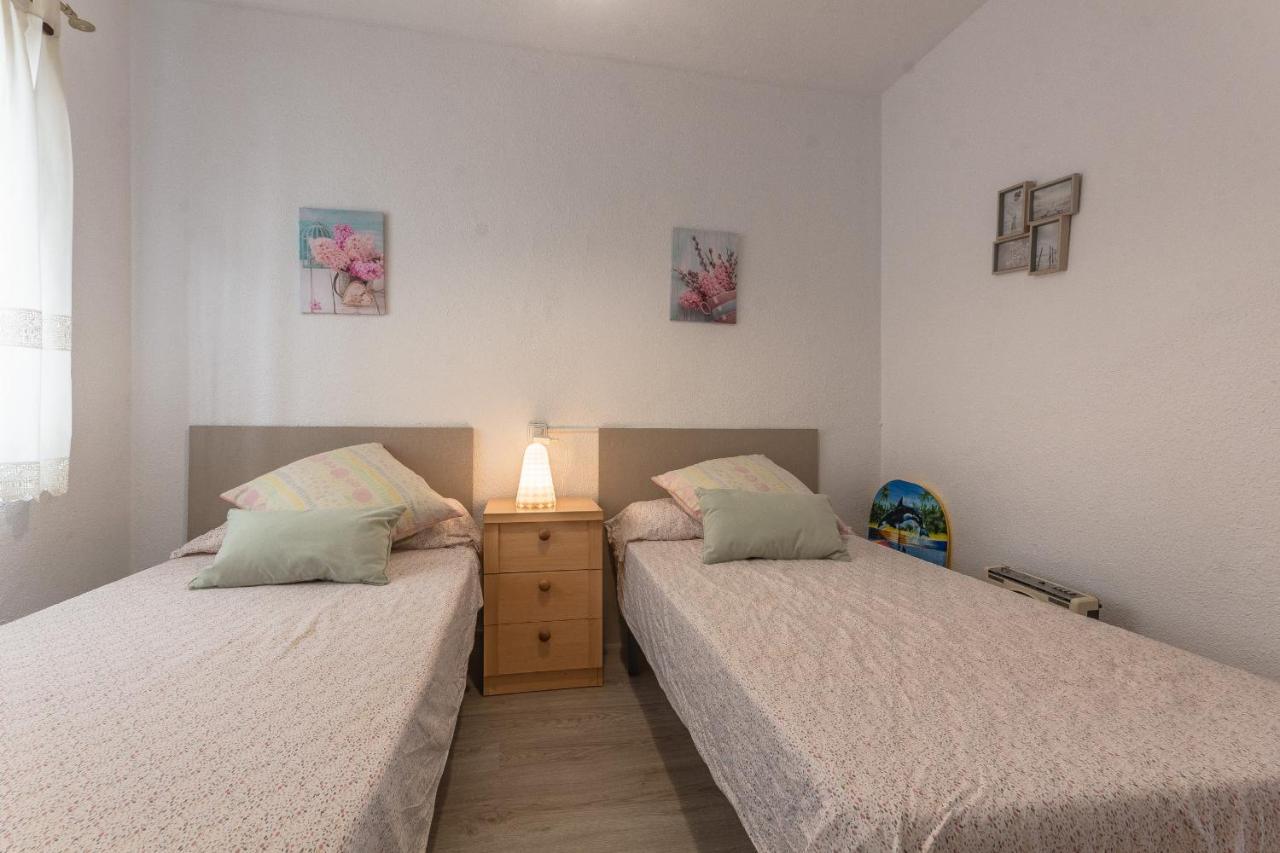 2br Flat - Aircon - 5 Min Walk To Beach