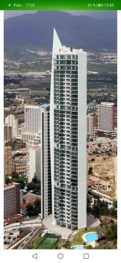 Entre Las Nubes De Torre Lugano * Benidorm