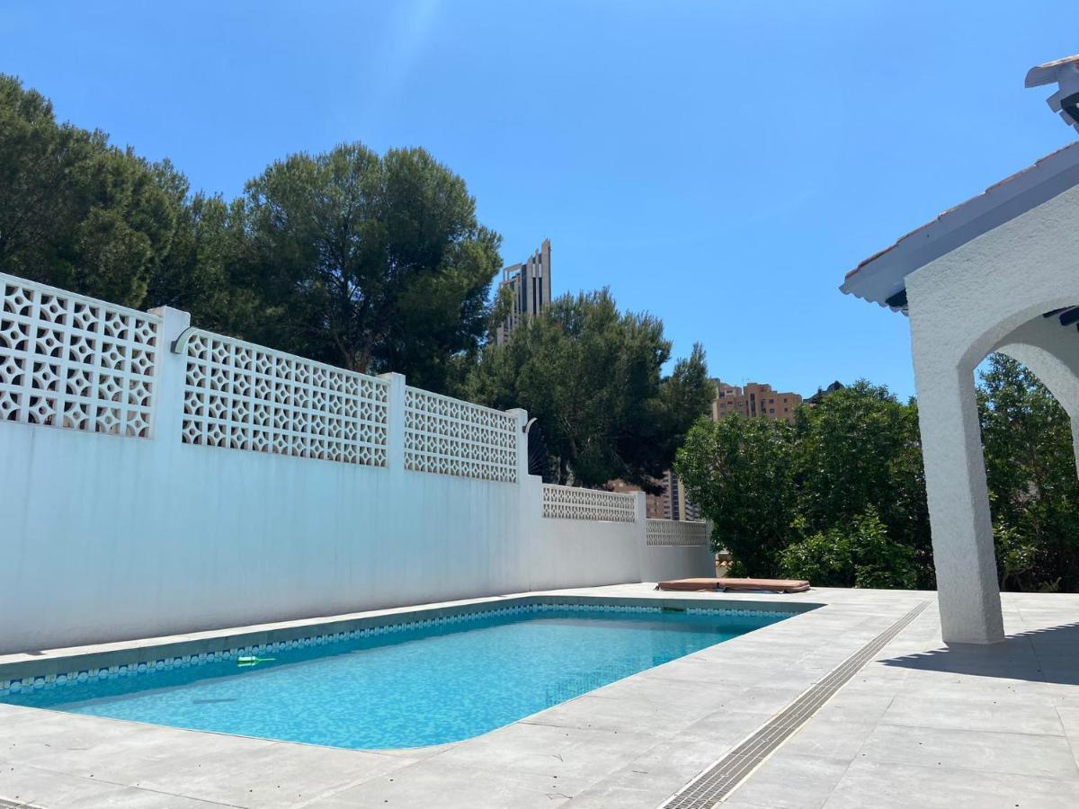 Con Piscina A Un Paso De La Playa Holiday home *