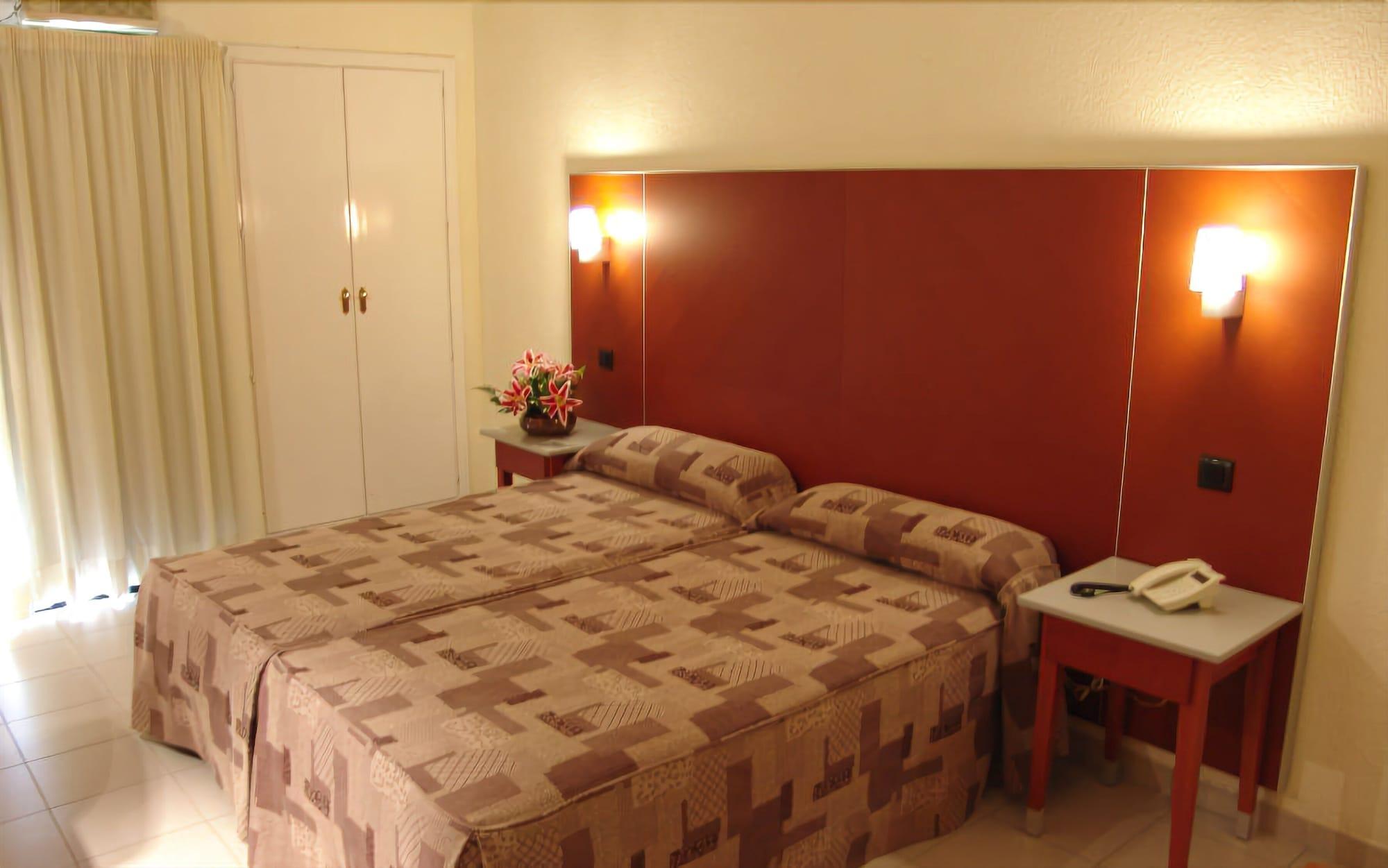 Oasis Plaza Hotel 3*