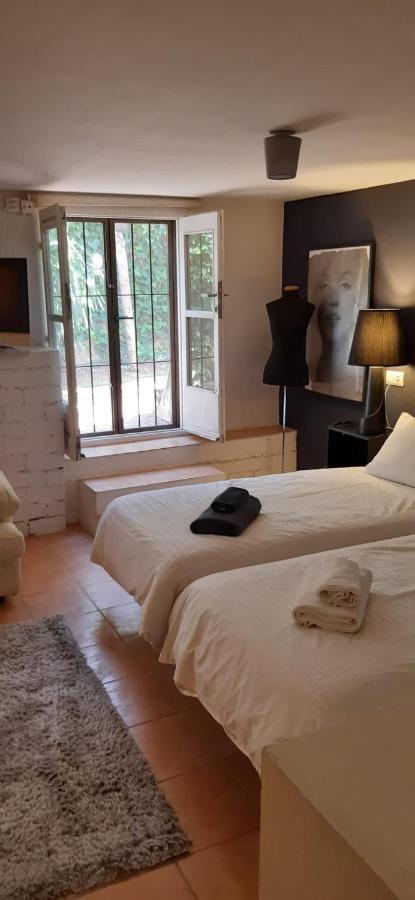 - Kitchen, Pool, Barbecue&large Garden Benidorm