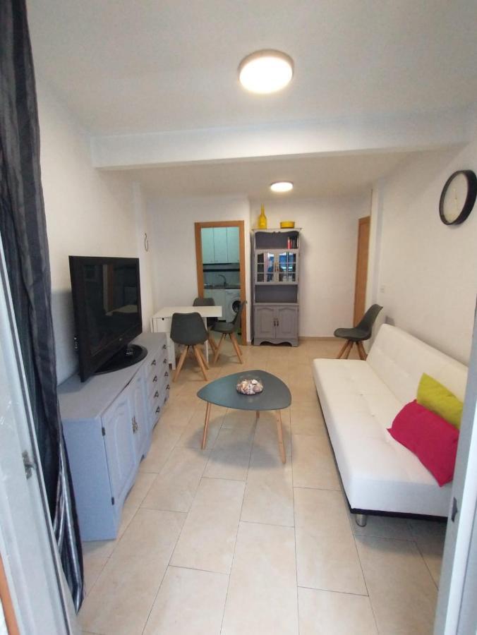 Cosy Flat With Pool Access
