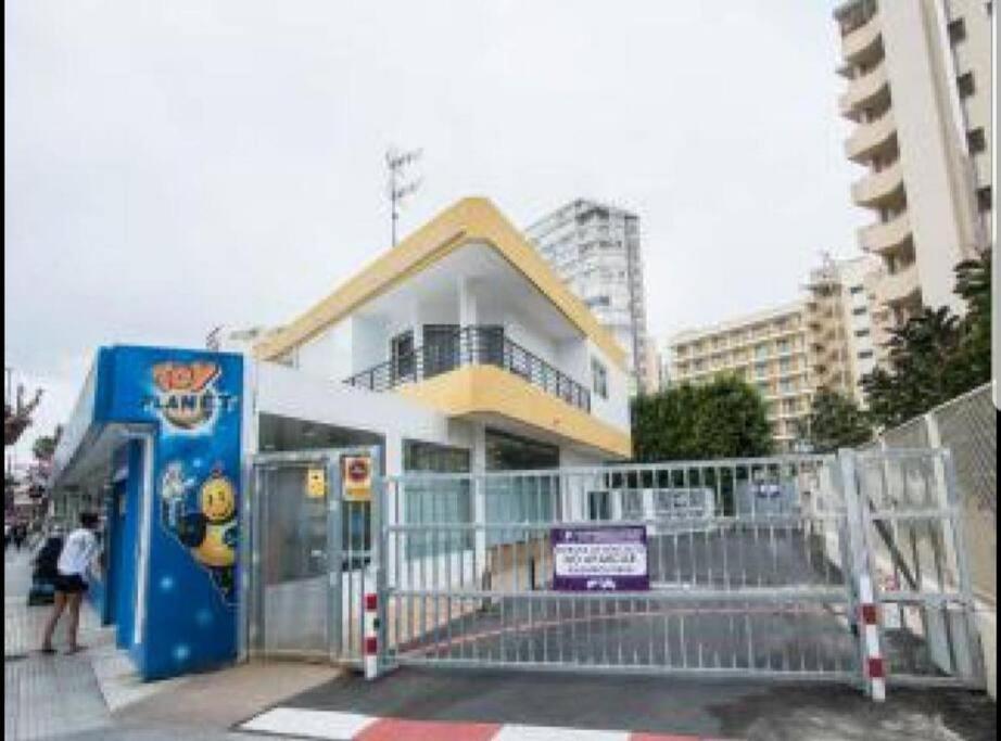 Queen Apartment. Cozy & Close To The Beach Apartment. Pool/parking. *