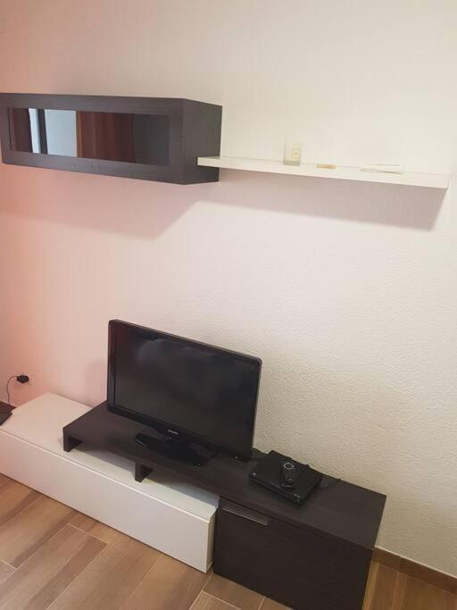 Queen Apartment. Cozy & Close To The Beach Apartment. Pool/parking. Apartamento *