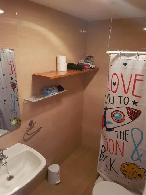 Apartamento Queen Apartment. Cozy & Close To The Beach Apartment. Pool/parking.