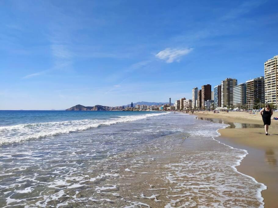 Queen Apartment. Cozy & Close To The Beach Apartment. Pool/parking. *