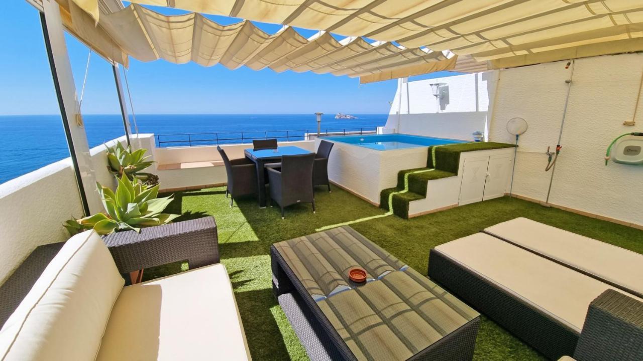 Terraza Con Piscina Privada Y Vistas Al Mar