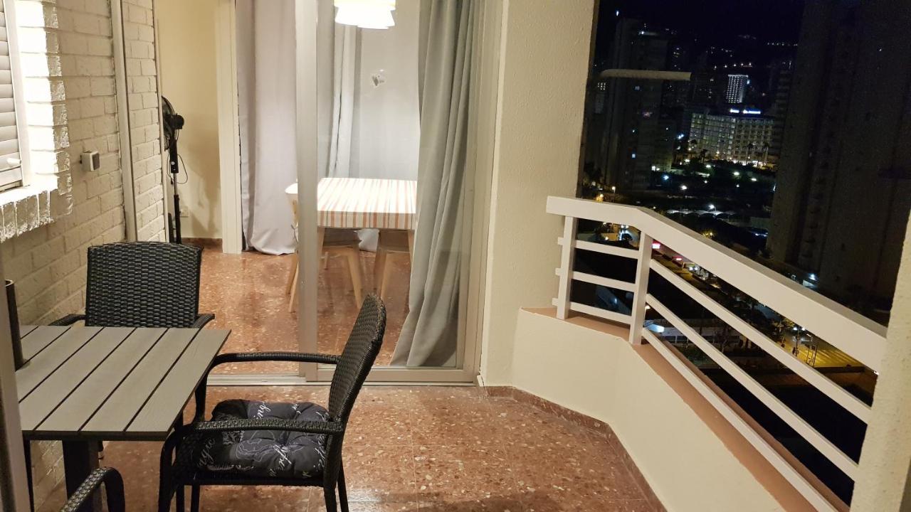 Disponible En Abril-wifi-3hab, 6 Pers, -piscina, Aire Acondi-parking Opcionable Extra Benidorm