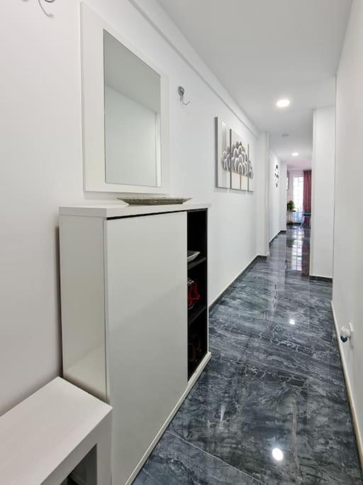 Modern Right In The Heart Of Apartment