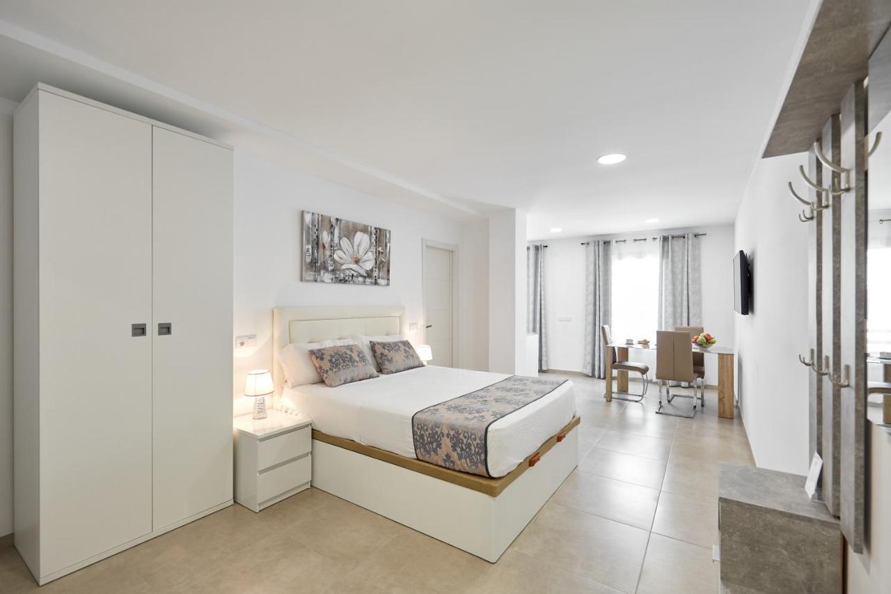 Sonrisa Deluxe Apartments, Levante