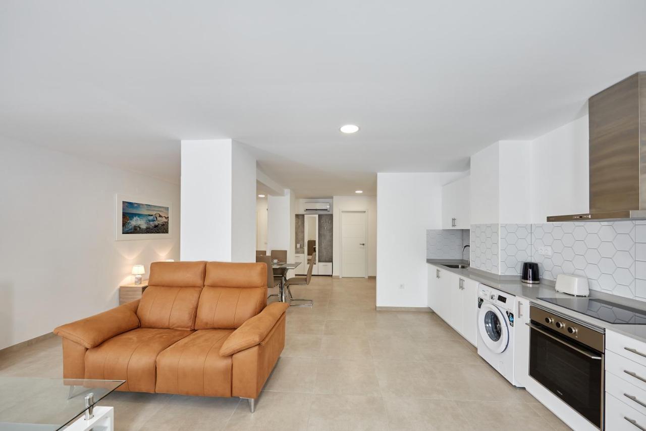 Sonrisa Deluxe Apartments, Levante *