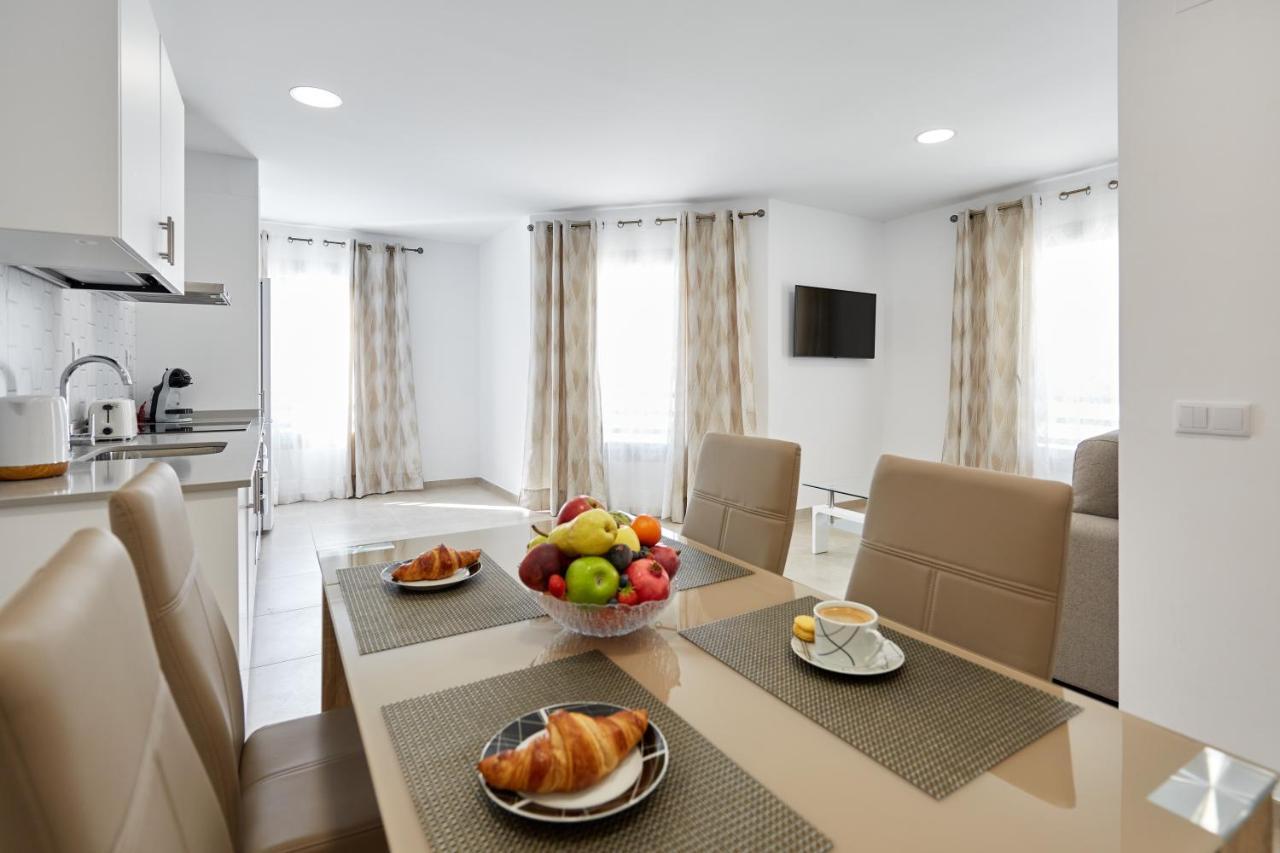 Sonrisa Deluxe Apartments, Levante *