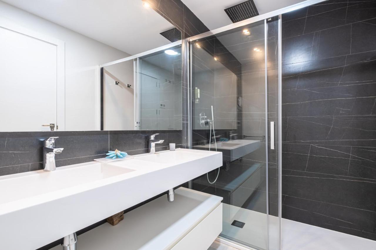 Sunset Waves Deluxe Poniente Apartamento *