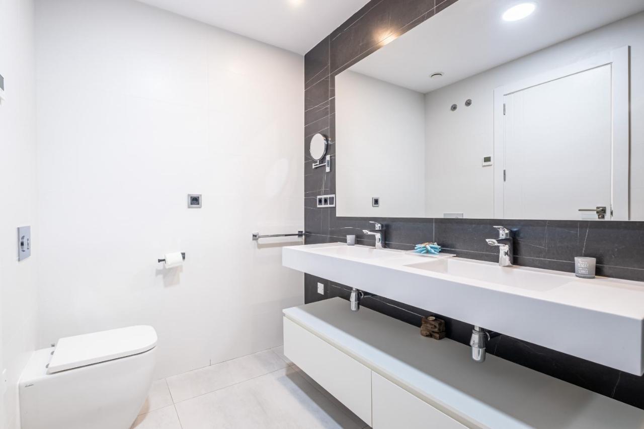 Sunset Waves Deluxe Poniente