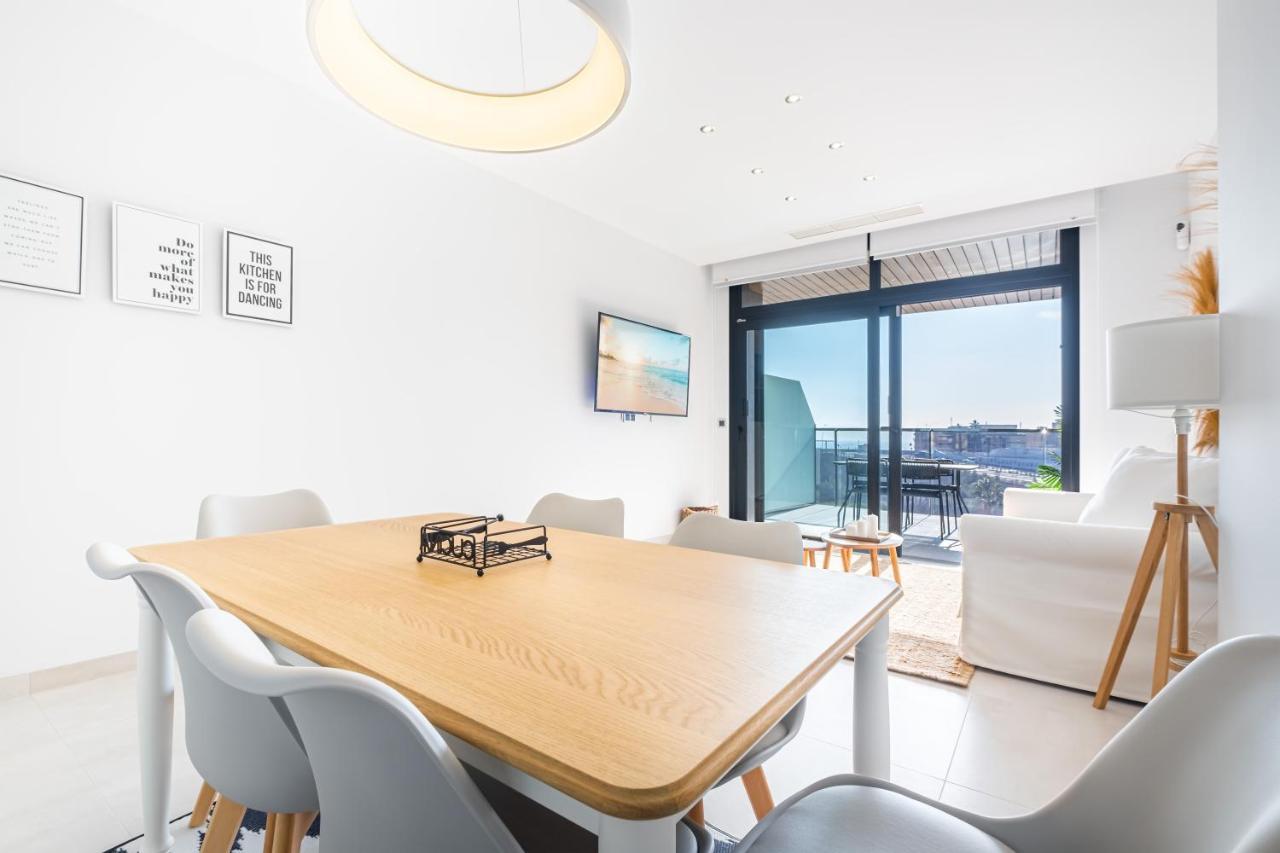 Sunset Waves Deluxe Poniente