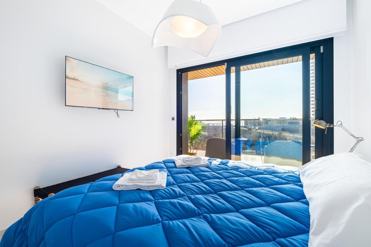 Sunset Waves Deluxe Poniente *