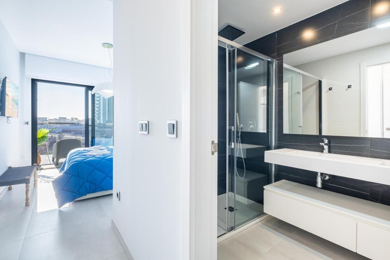 Sunset Waves Deluxe Poniente Apartamento