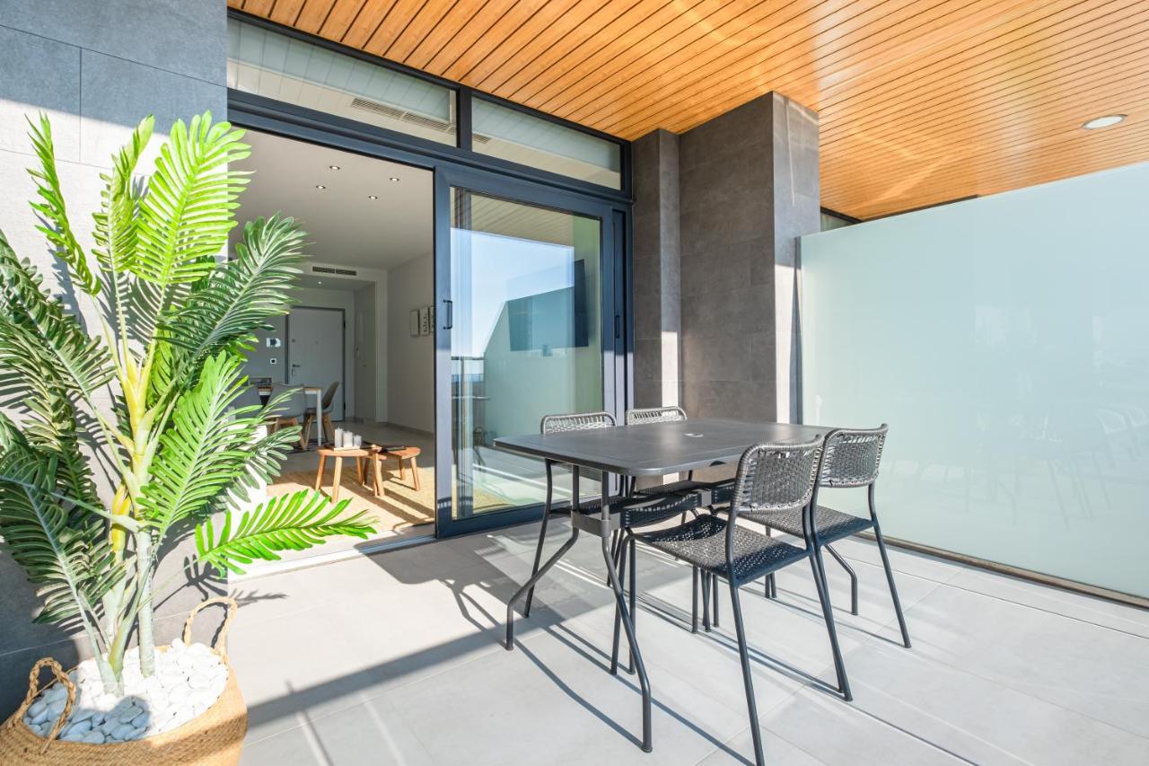 Sunset Waves Deluxe Poniente Apartment
