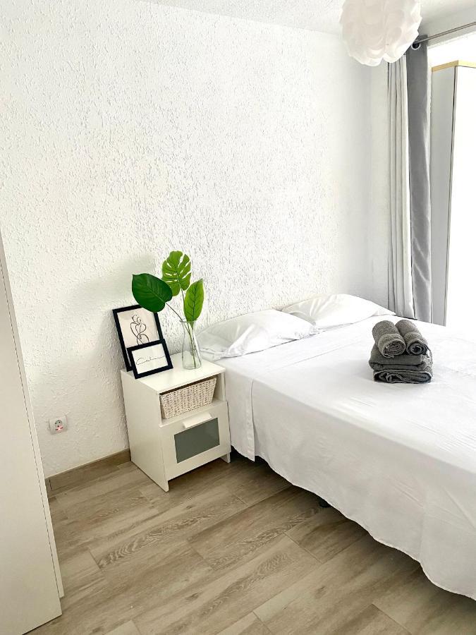 Apartamento Con Piscina Y Garaje, Playa A 10 Min