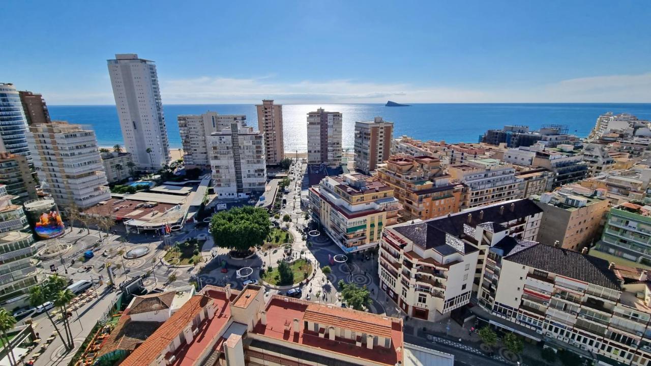 En El Centro De Y Con Vistas Al Mar *