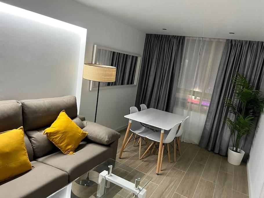 Price For Reservations Of 7 Nights August- Ask Apartamento