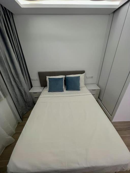 Price For Reservations Of 7 Nights August- Ask Apartamento *