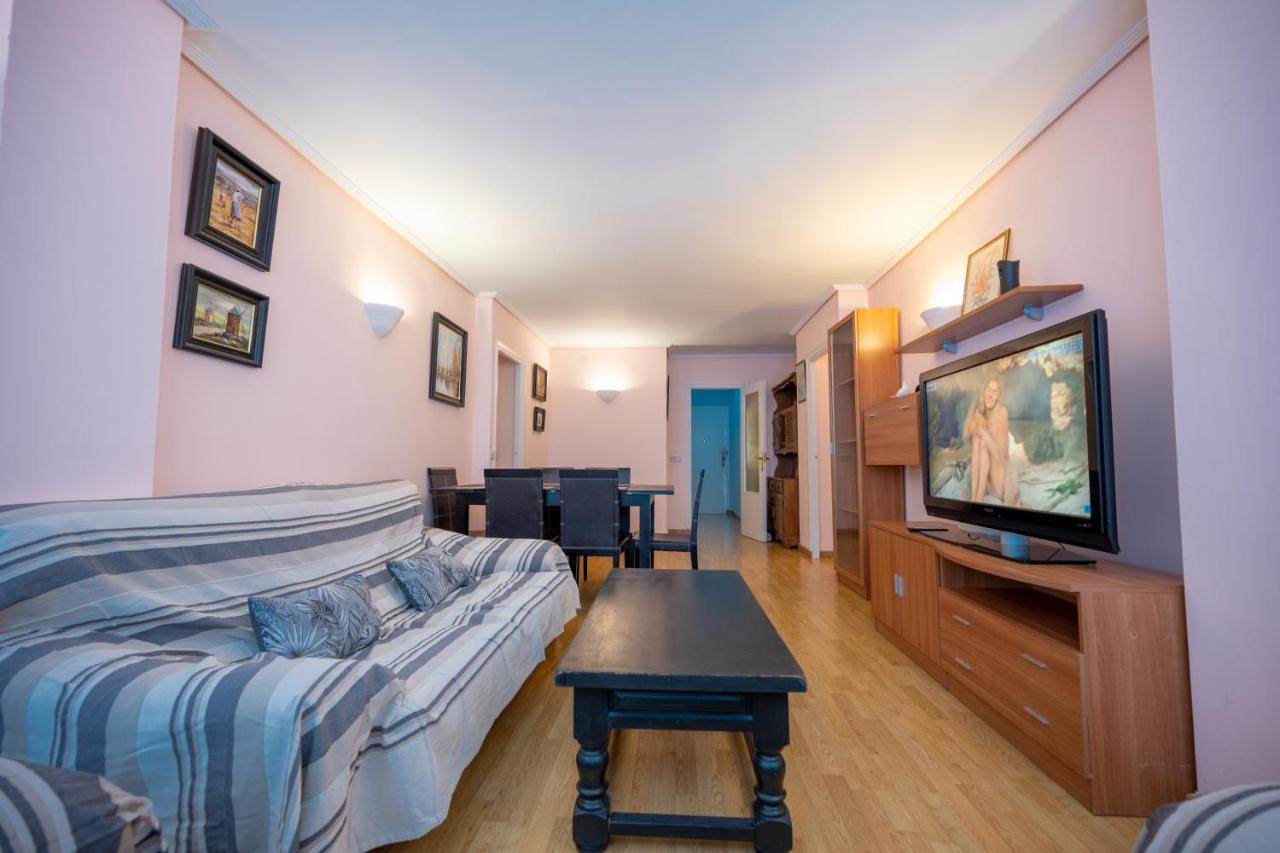 Beautiful Parque Loix 4 Bedroom Shared Pool, Tennis Court * Benidorm