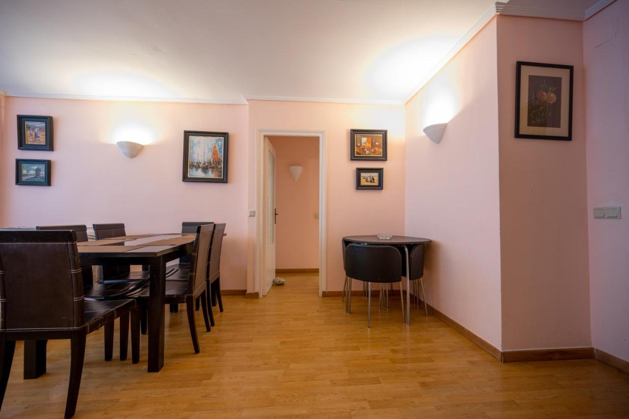 Beautiful Parque Loix 4 Bedroom Shared Pool, Tennis Court