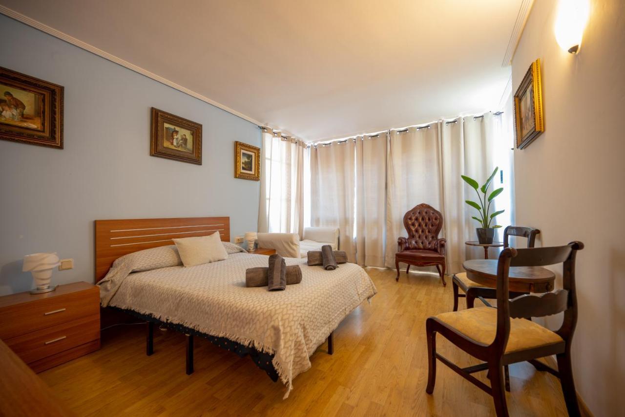 Beautiful Parque Loix 4 Bedroom Shared Pool, Tennis Court