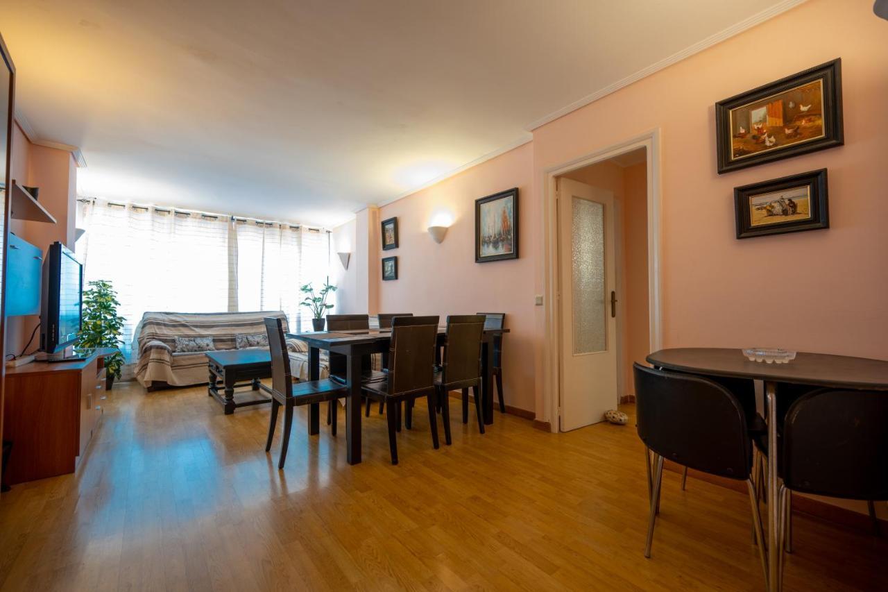 Beautiful Parque Loix 4 Bedroom Shared Pool, Tennis Court *
