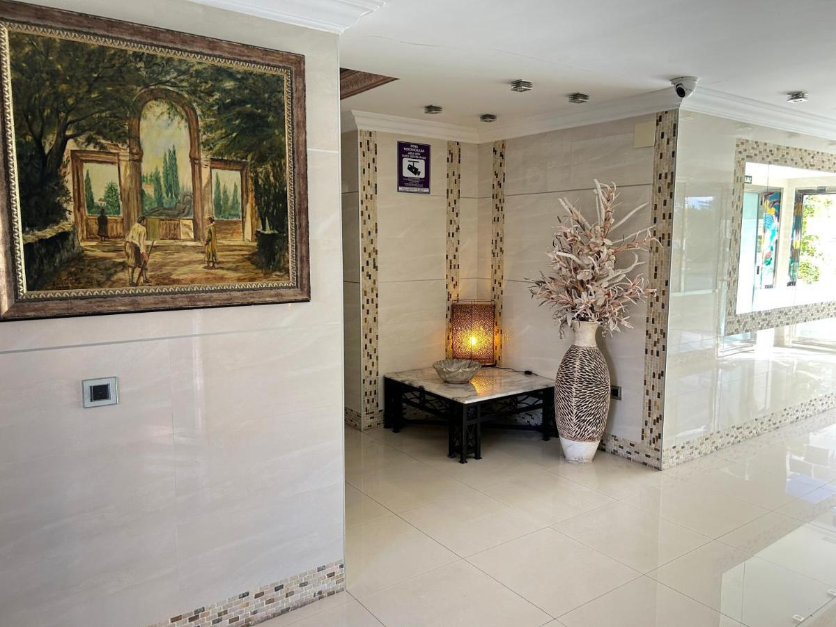 Domo 5e With Pool Apartment