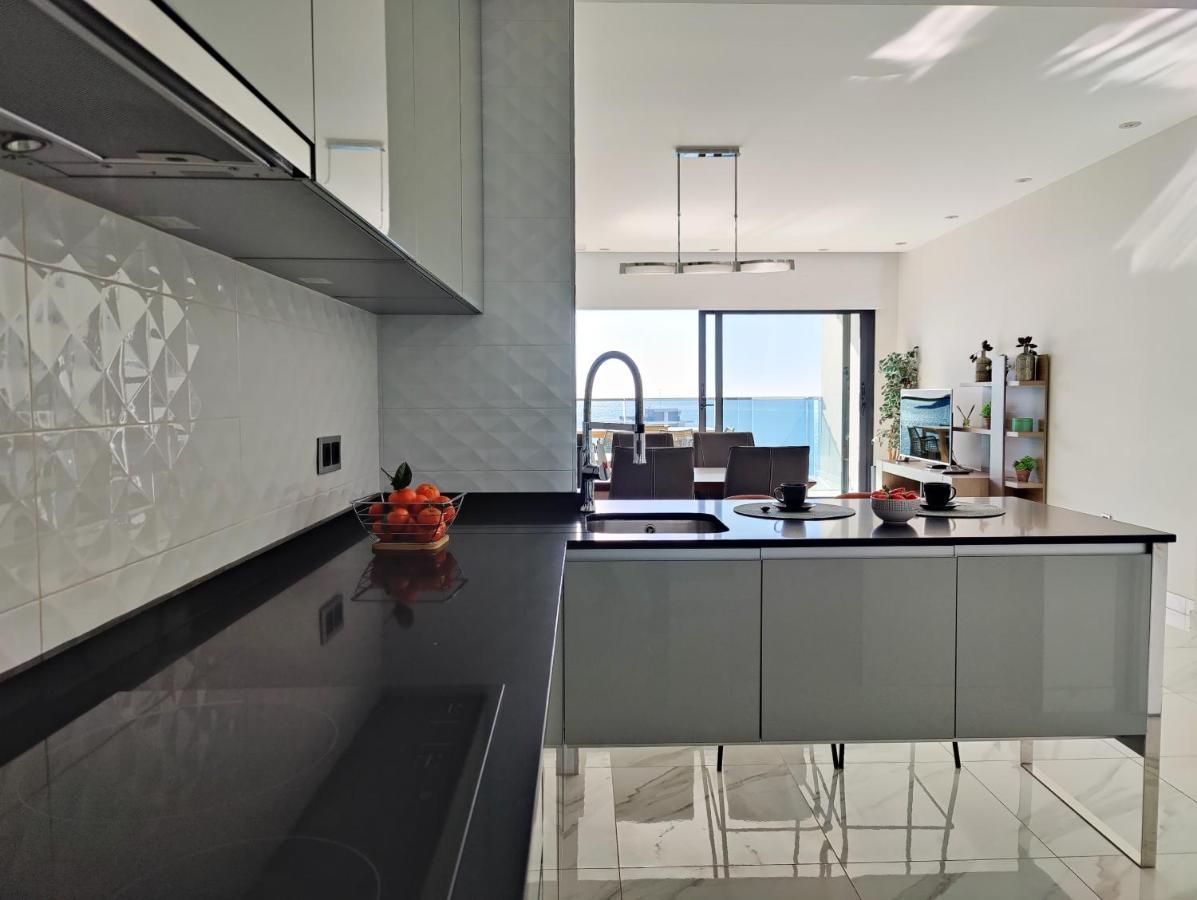 Sunset Drive Superb Apartment