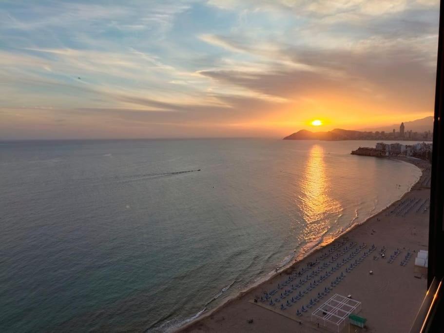 Estupendo Apartamento En Planta 22. 1ª Linea. Appartement Benidorm