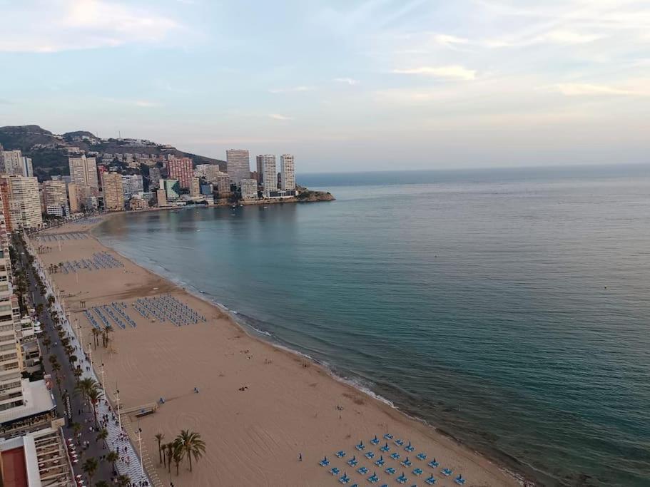 Estupendo Apartamento En Planta 22. 1ª Linea. *