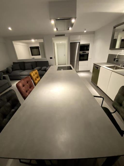 Apartment Estupendo En Planta 23 Primera Linea