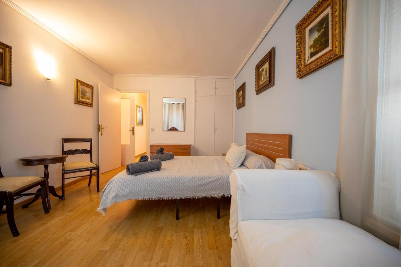 Beautiful Parque Loix 4 Bedroom Shared Pool, Tennis Court *