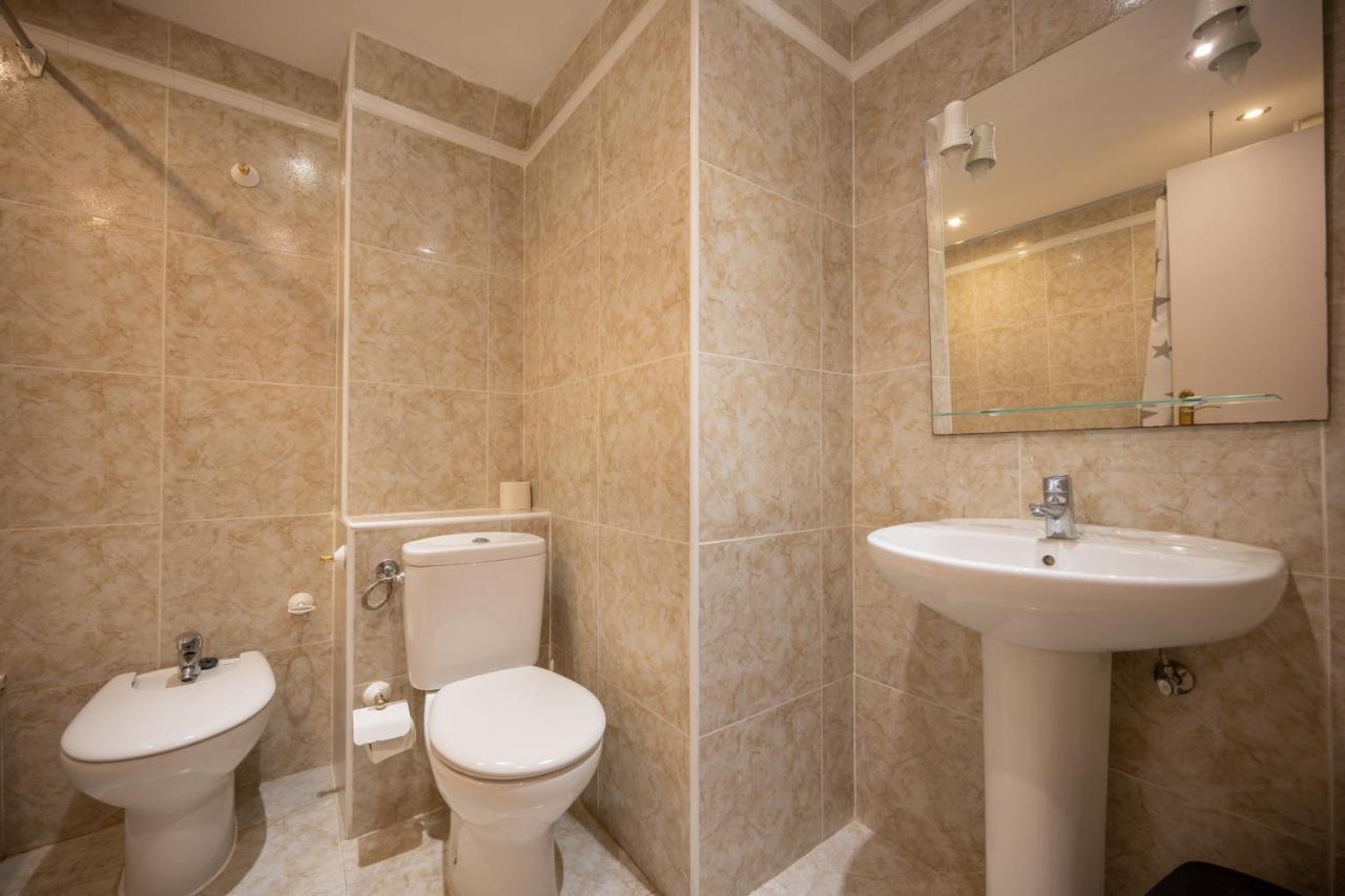Beautiful Parque Loix 4 Bedroom Shared Pool, Tennis Court * Benidorm
