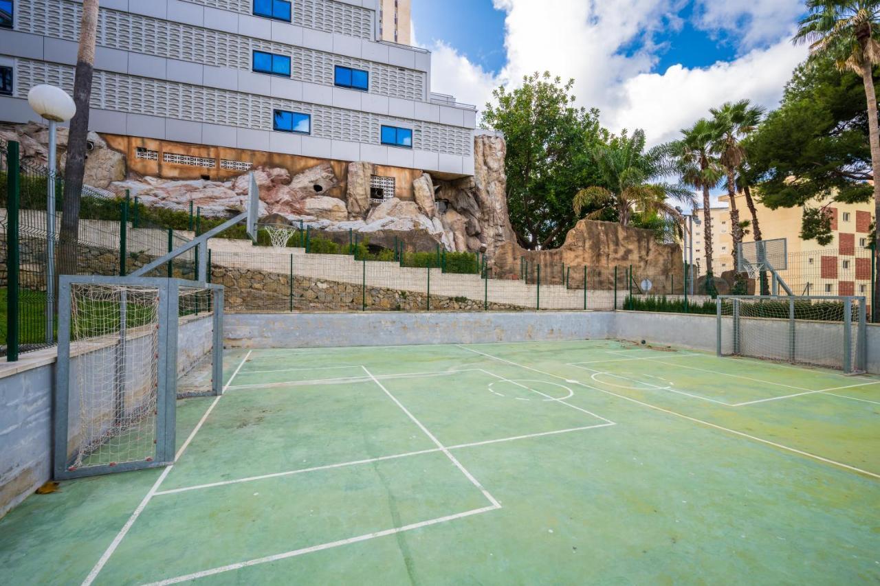 Beautiful Parque Loix 4 Bedroom Shared Pool, Tennis Court *