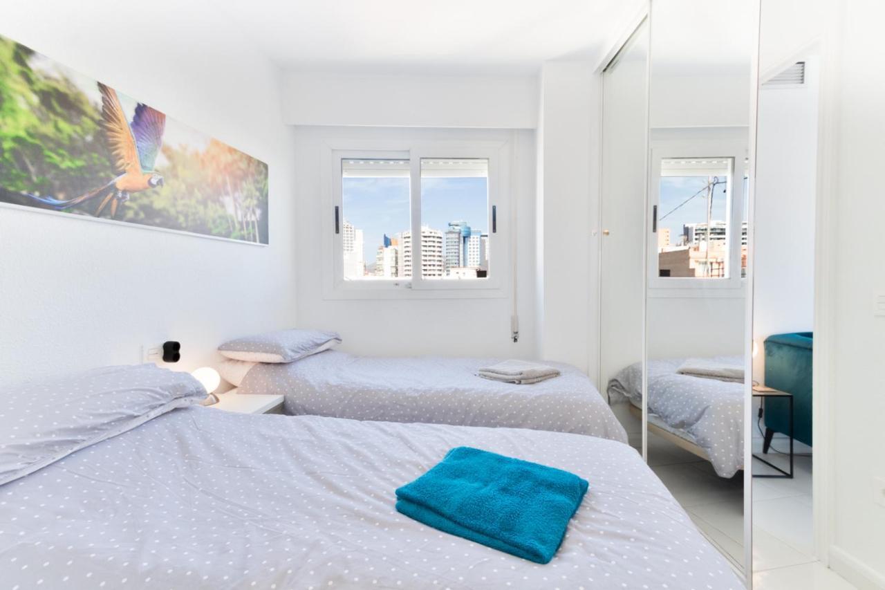 Old Penthouse With Fantastic Views & Parking Benidorm