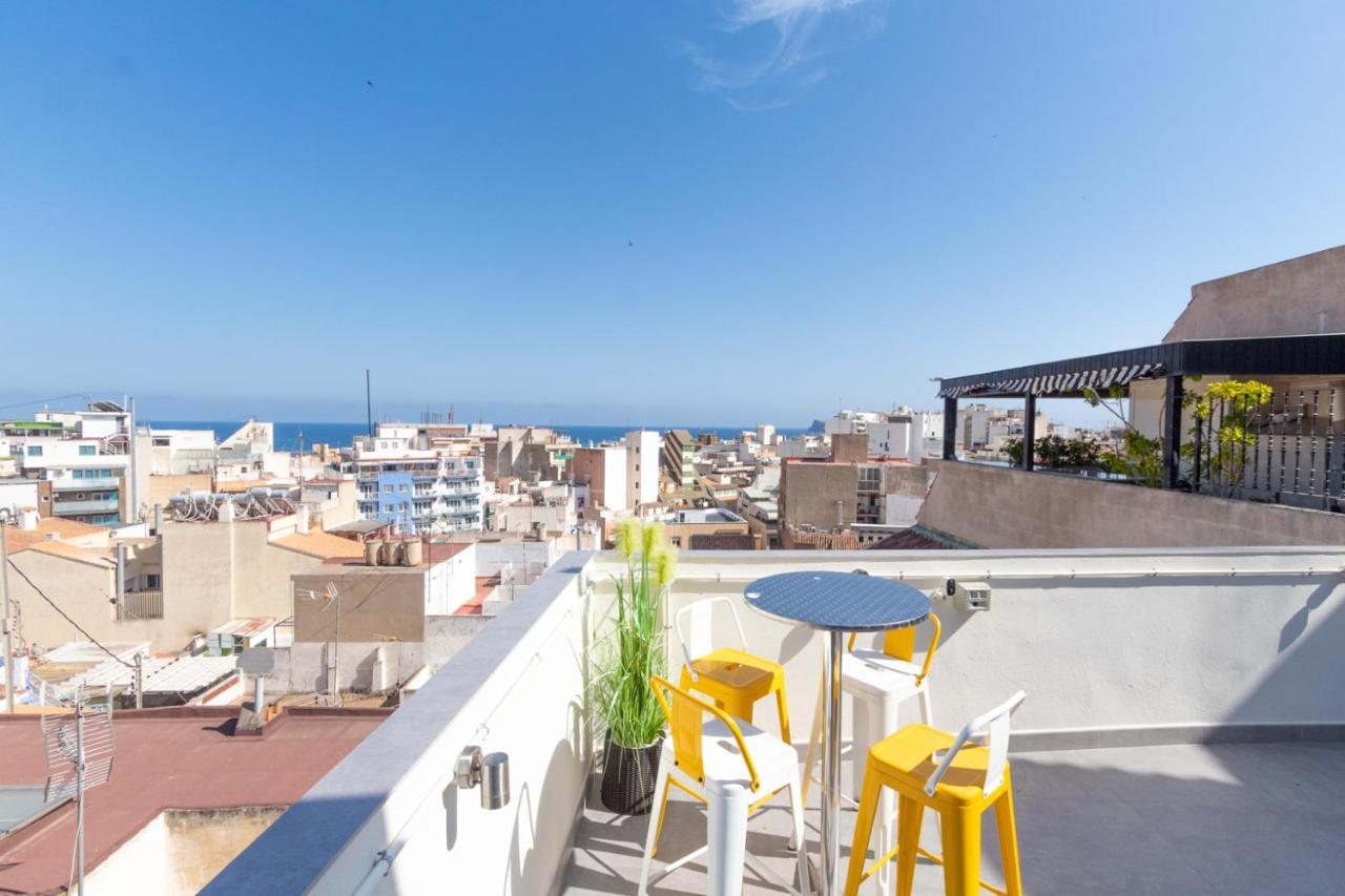 Old Penthouse With Fantastic Views & Parking