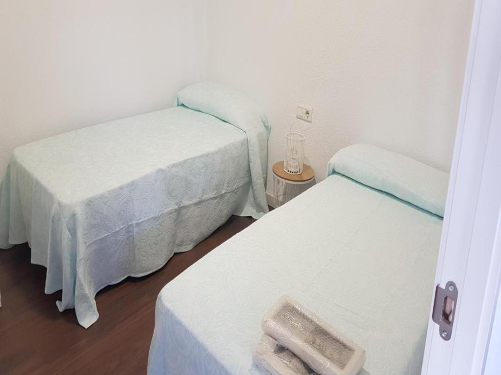 Apartment Disponible Marblaw-18 A 31 Octubre 1ª Linea- Aire Acondic -2hab 2bn, Parking Opcionable Extra *