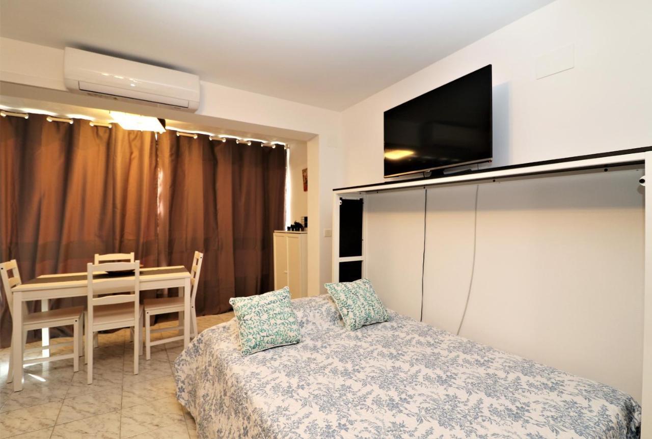 Apartment Versalles Pool Levante