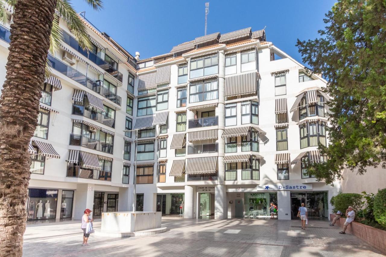 Old Penthouse With Fantastic Views & Parking