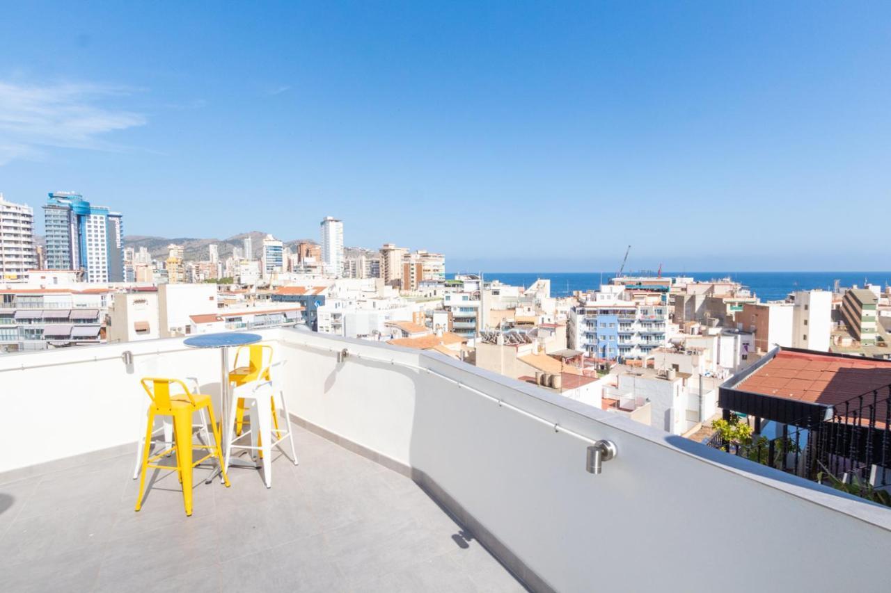 Old Penthouse With Fantastic Views & Parking Appartement