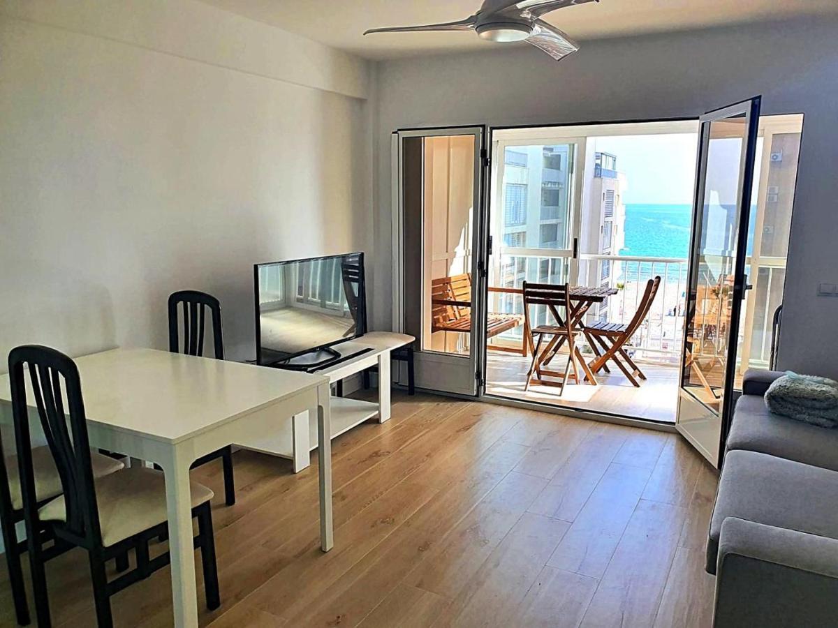First Line With 3 Bedrooms And Seaviews Apartamento