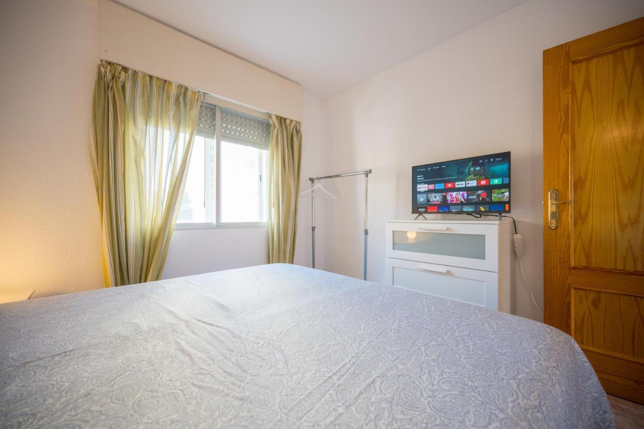Beautiful 2 Bedroom In Parque Loix 3 Minutes Walk To The *