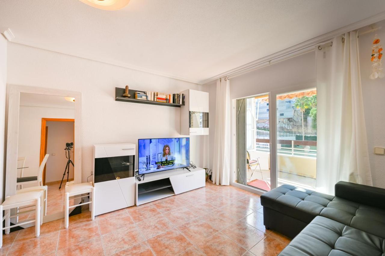 Beautiful 2 Bedroom In Parque Loix 3 Minutes Walk To The Benidorm